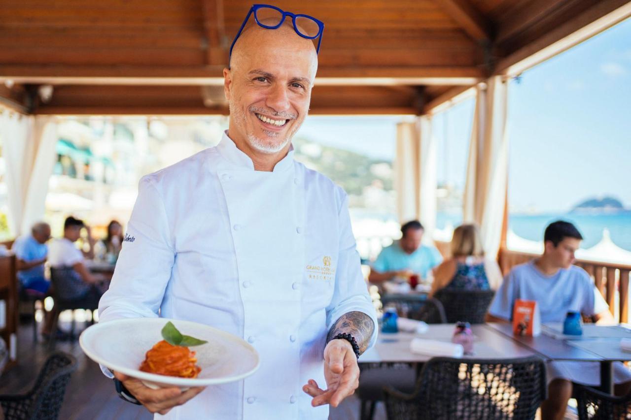 Grand Hotel Alassio Beach & Spa Resort - The Leading Hotels Of The World Екстериор снимка