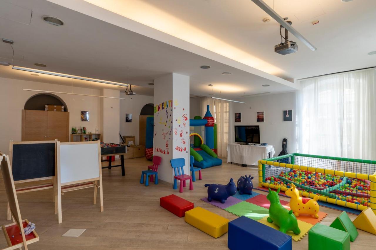 Grand Hotel Alassio Beach & Spa Resort - The Leading Hotels Of The World Екстериор снимка