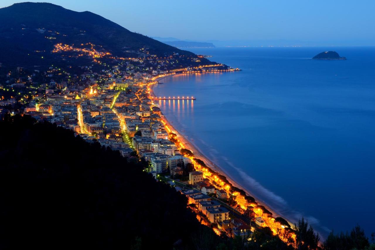 Grand Hotel Alassio Beach & Spa Resort - The Leading Hotels Of The World Екстериор снимка