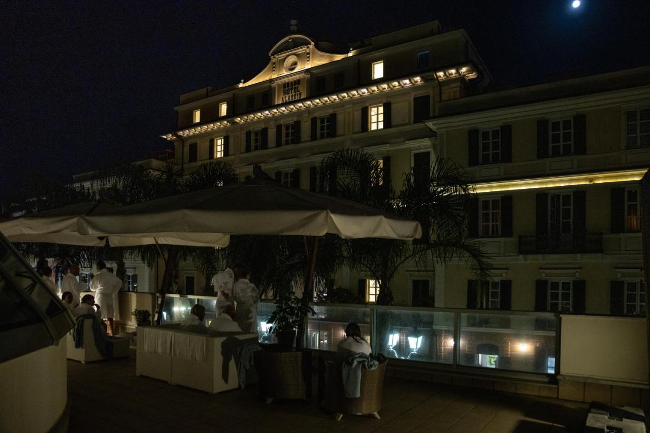 Grand Hotel Alassio Beach & Spa Resort - The Leading Hotels Of The World Екстериор снимка